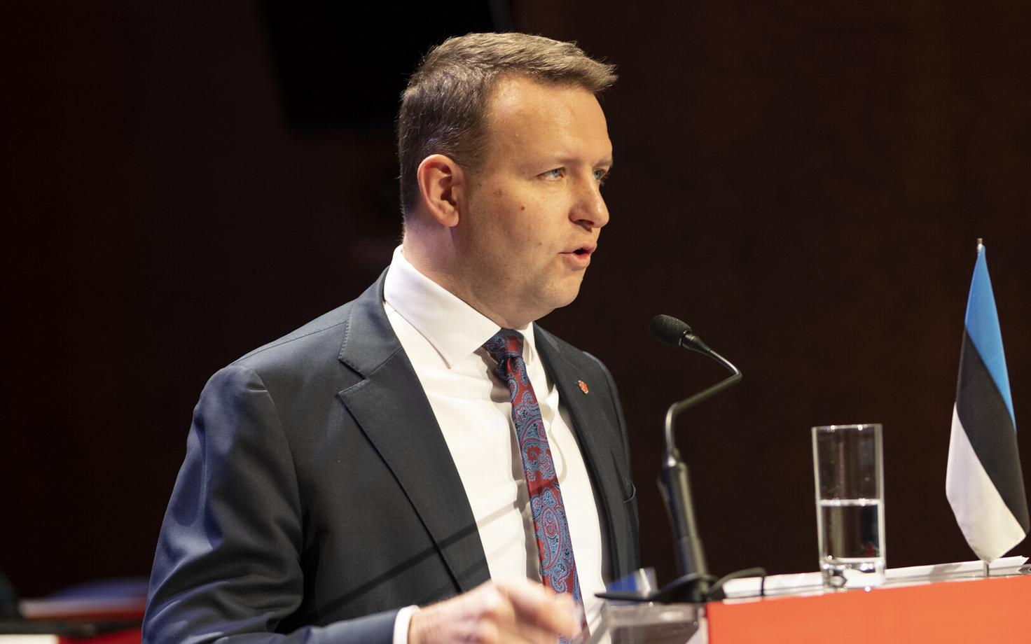 Lauri Läänemets Sotsiaaldemokraatliku erakonna üldkogul.