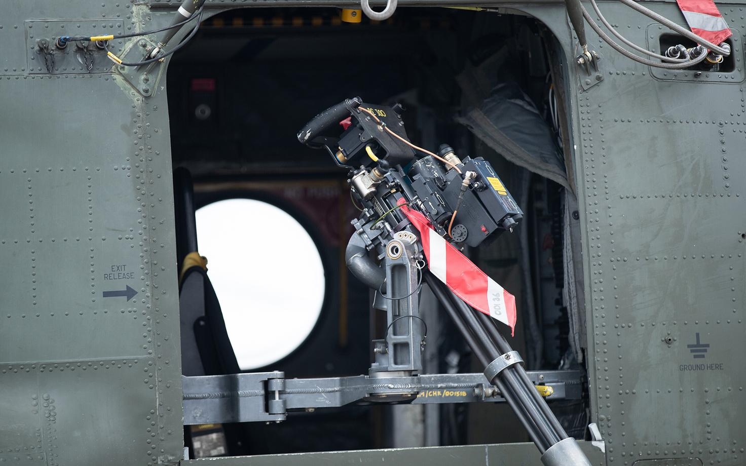 Вертолёты Chinook на авиабазе в Эмари.