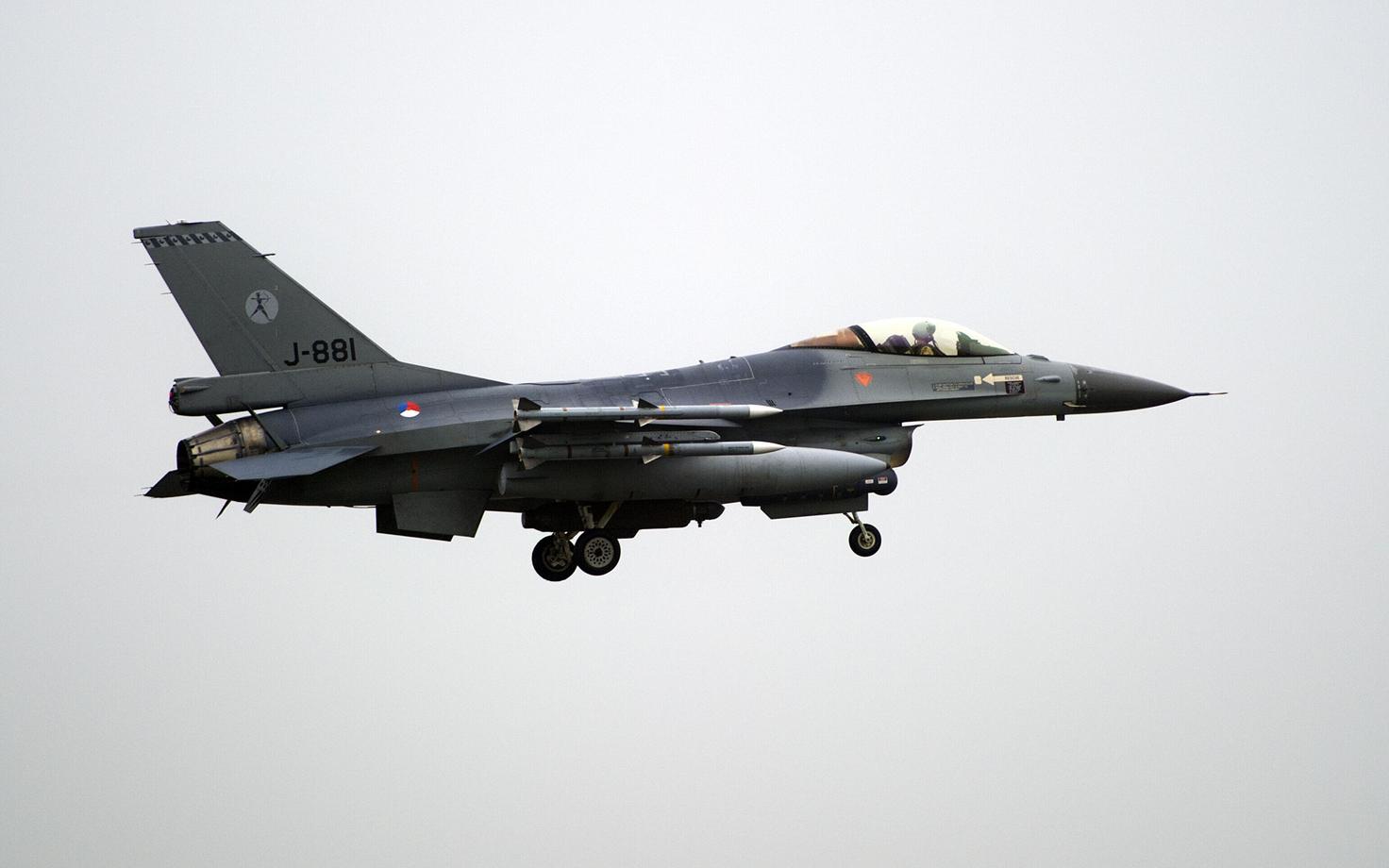 Hollandi F-16 hävituslennuk