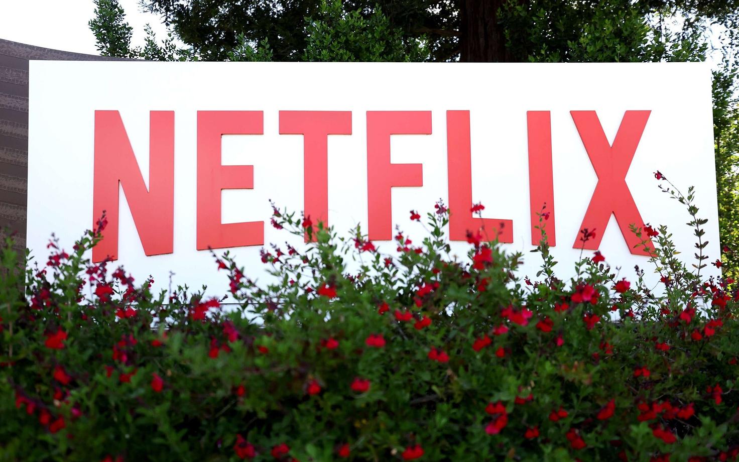 Netflixi silt ettevõtte peakontori ees Los Gatos Californias