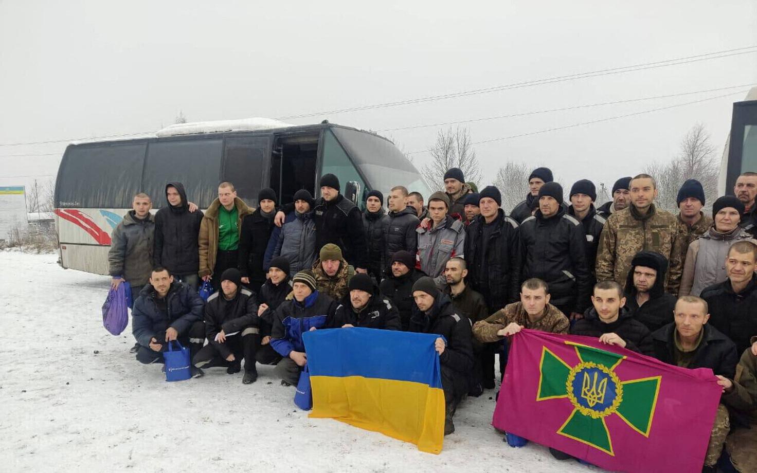 Военнопленные, вернувшиеся в Украину из российского плена.