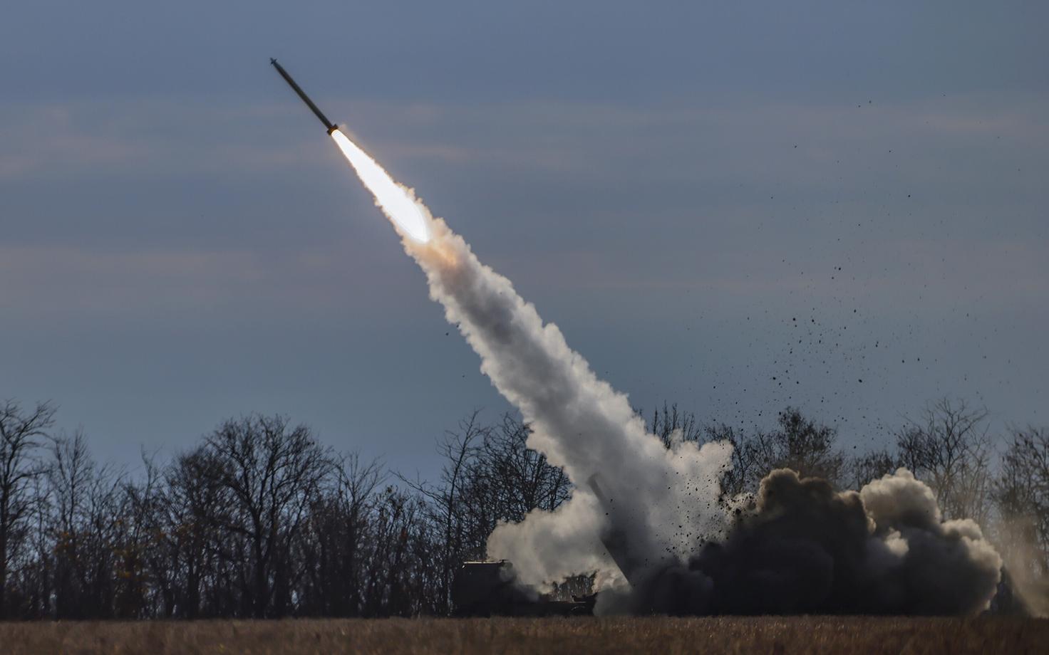 Raketisüsteem HIMARS Ukrainas
