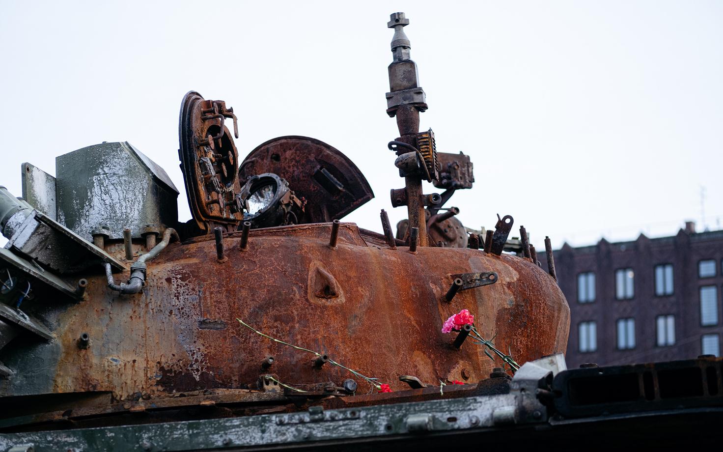 Nelgid Vene tankil T-72