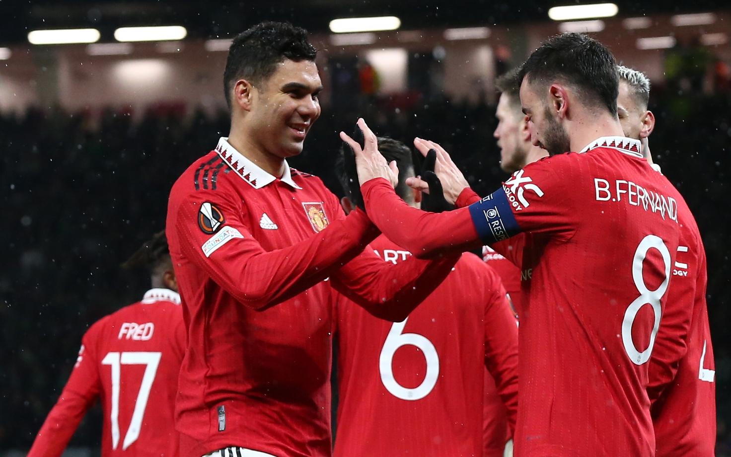 Casemiro ja Bruno Fernandes tähistamas Manchester Unitedi kolmandat väravat