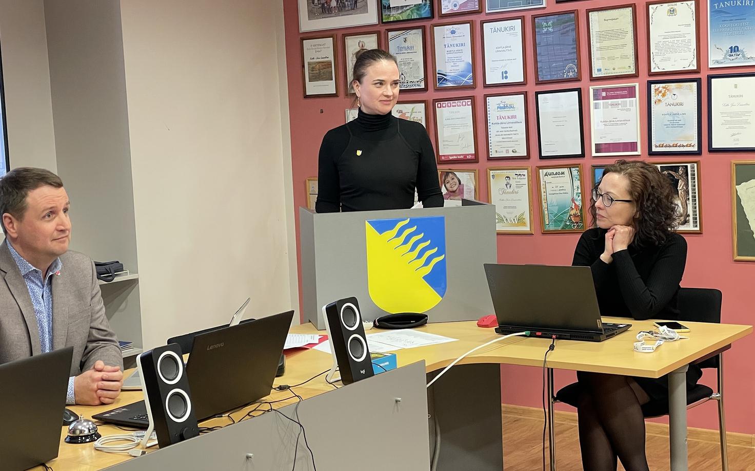 Эдуард Одинец, Вирве Линдер и пресс-секретарь Кохтла-Ярве Надежда Пахка.