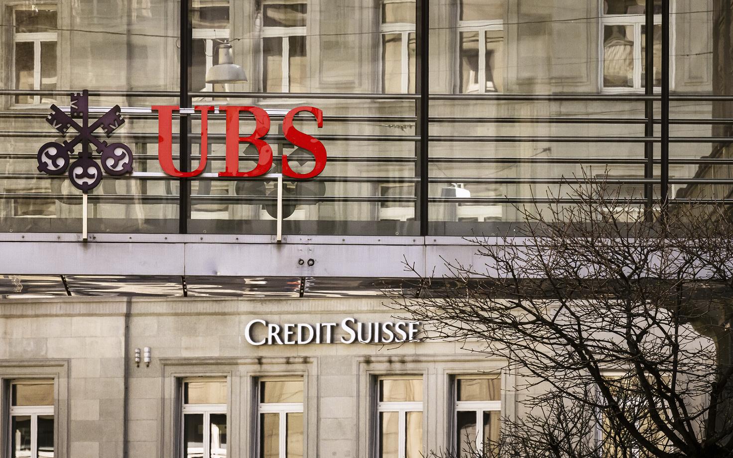 Руководство UBS согласилось приобрести Credit Suisse.