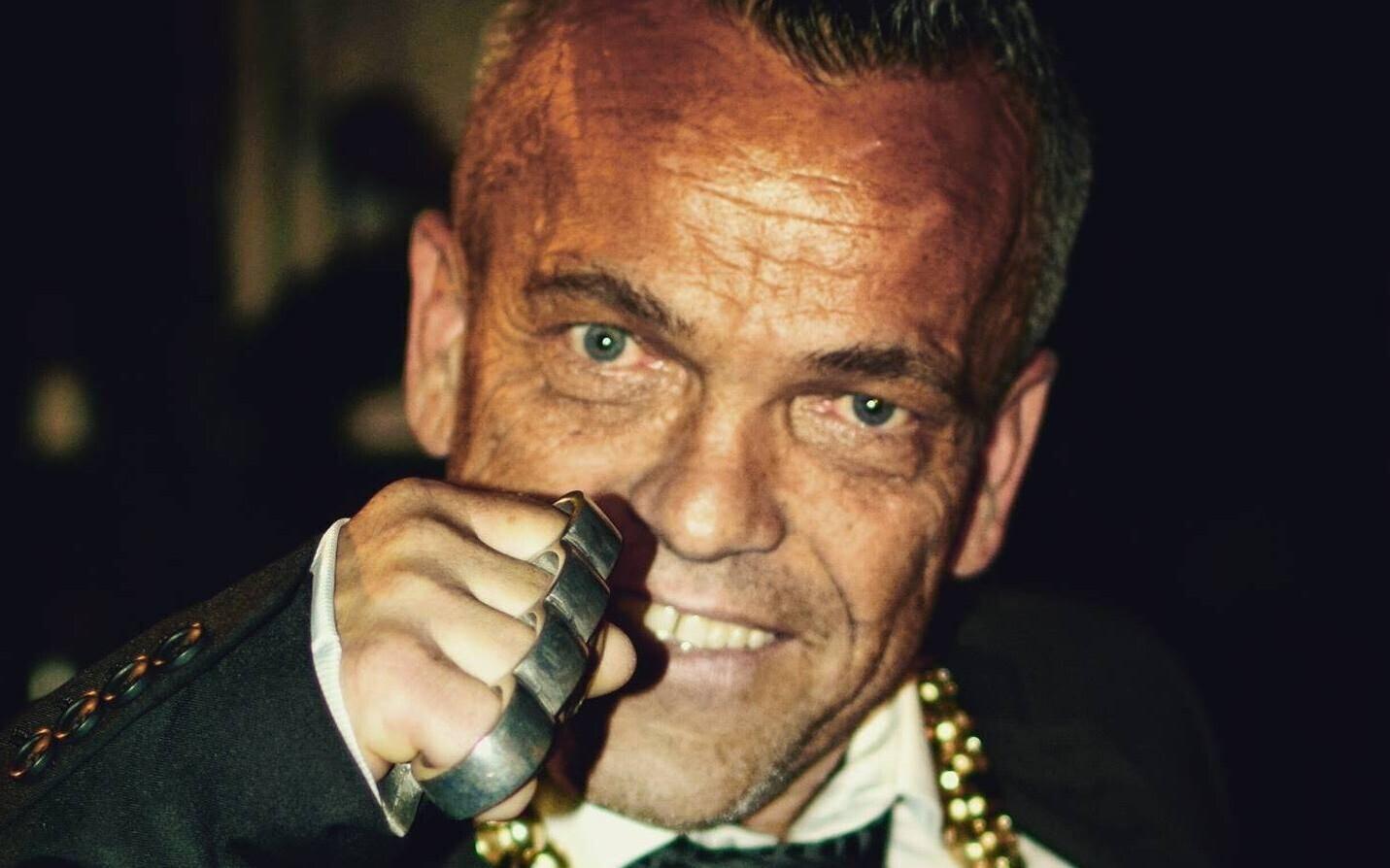 Suri näitleja Paul Grant