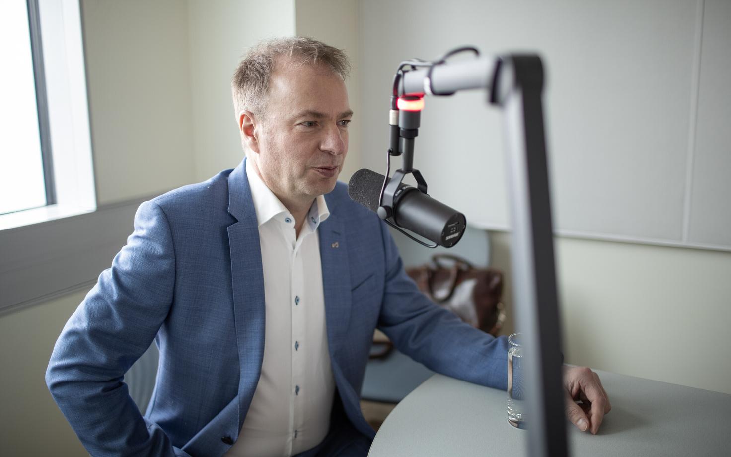 Хандо Суттер.