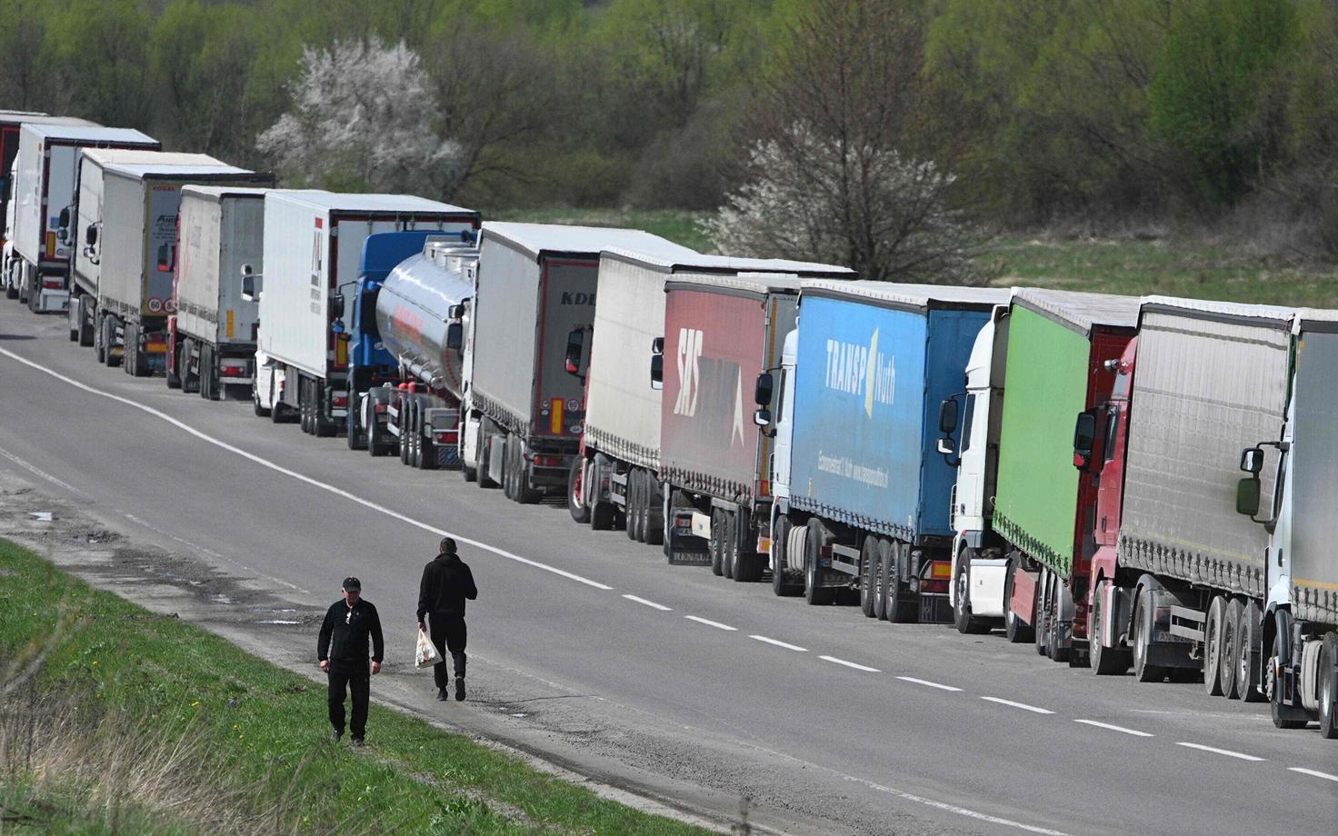 Kaubaautod Ukraina-Poola piiril.