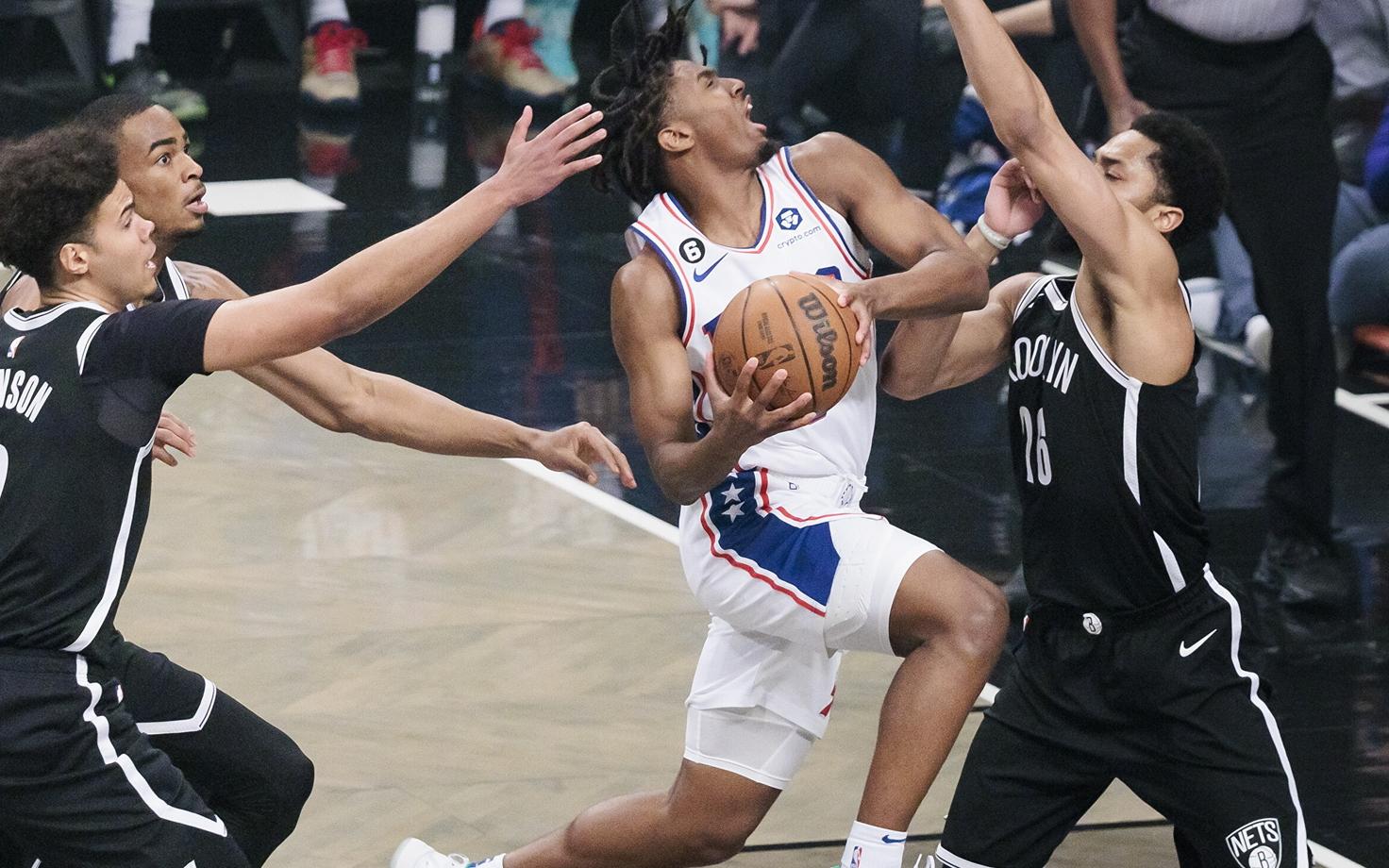 Tyrese Maxey (palliga) mängus Brooklyn Netsi vastu