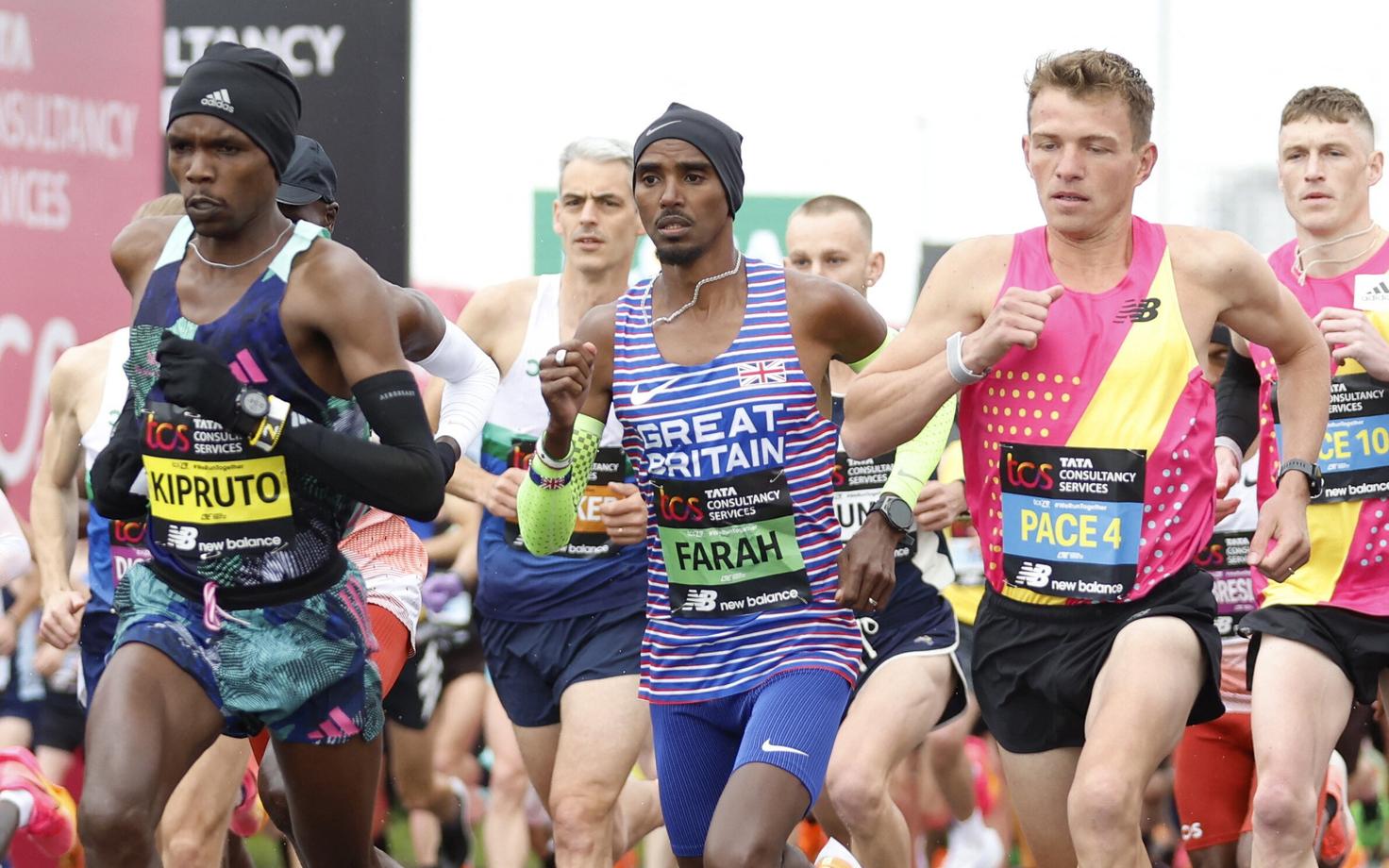 Mo Farah (keskel) Londoni Maratonil enda karjääri viimases stardis
