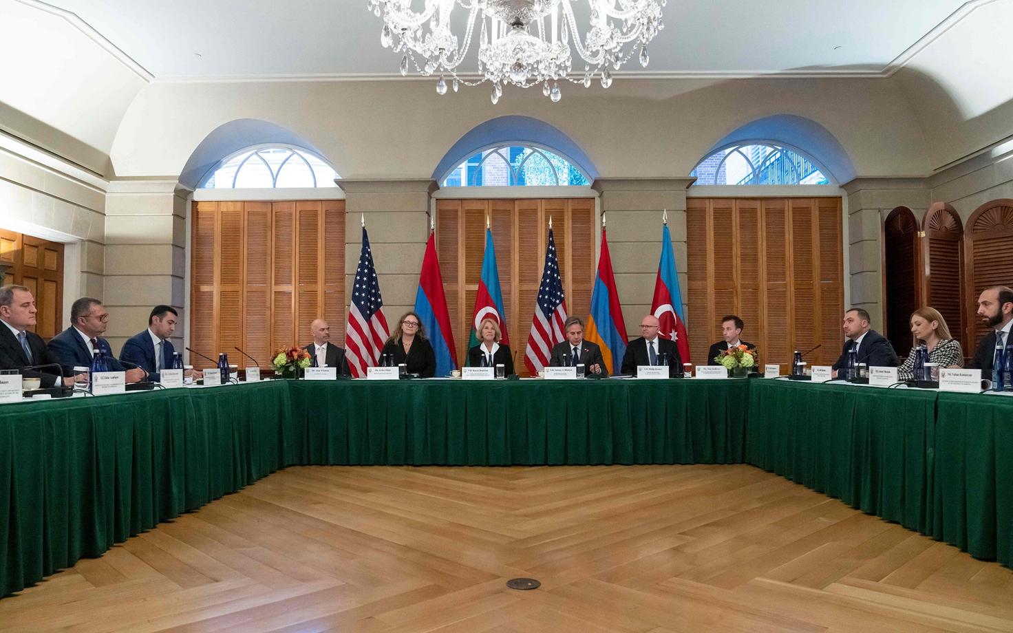 Armeenia välisminister Ararat Mirzojan ja Aserbaidžaani välisminister Ceyhun Bayramov olid USA-s kõnelustel ka 2022. aasta lõpus