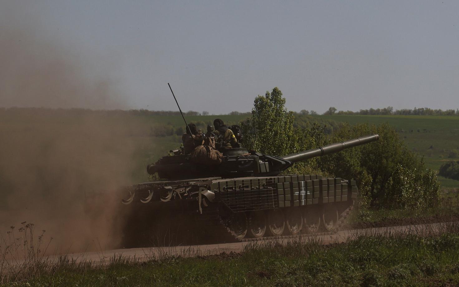 Ukraina tank Bahmuti ümbruses