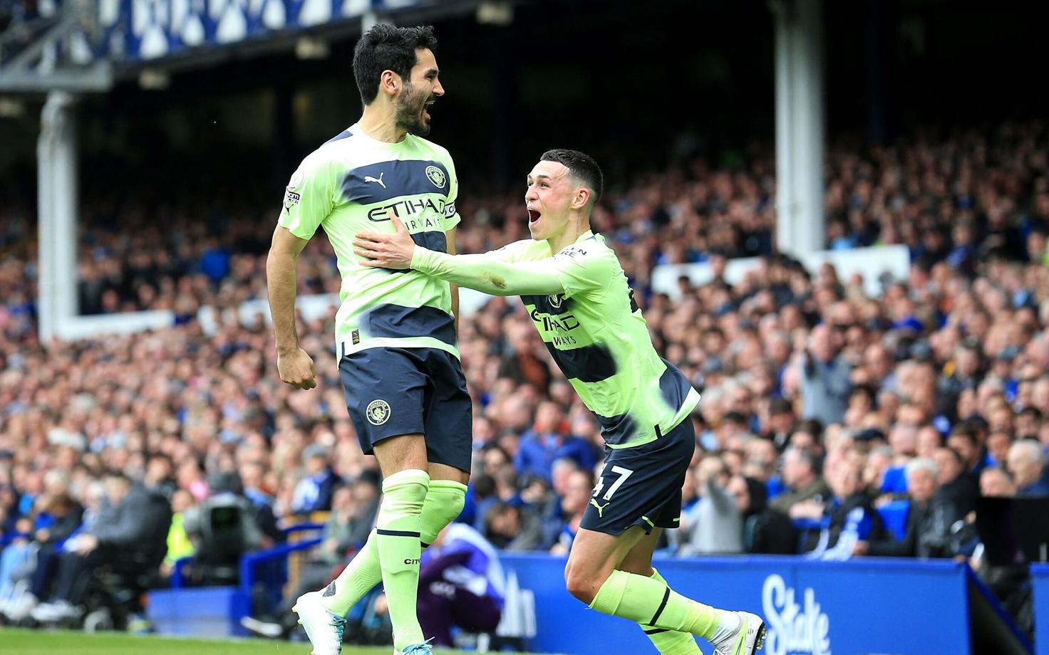 Ilkay Gündogan ja Phil Foden