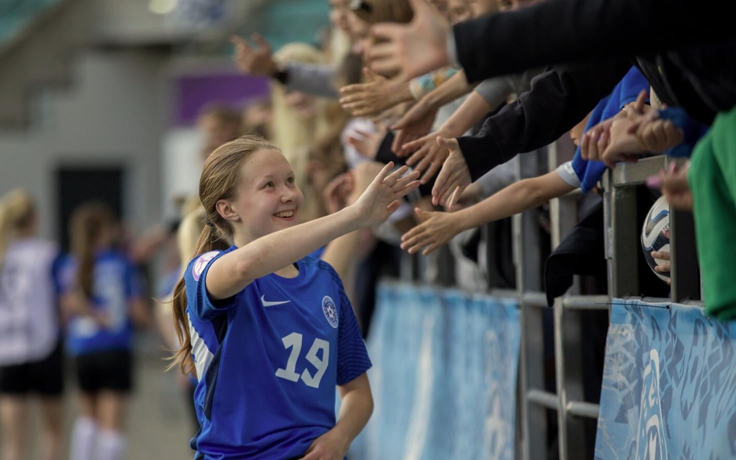Neidude U-17 vanuseklassi jalgpalli EM-finaalturniir Eestis