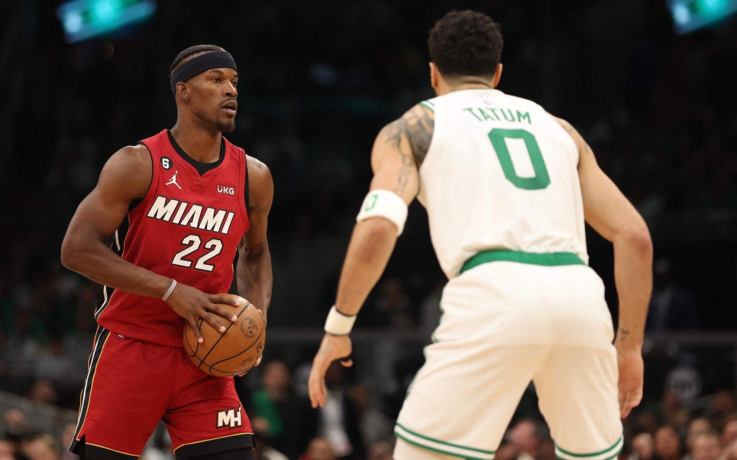 Boston saatis Jimmy Butleri (palliga) poole erinevaid kaitsjaid, aga