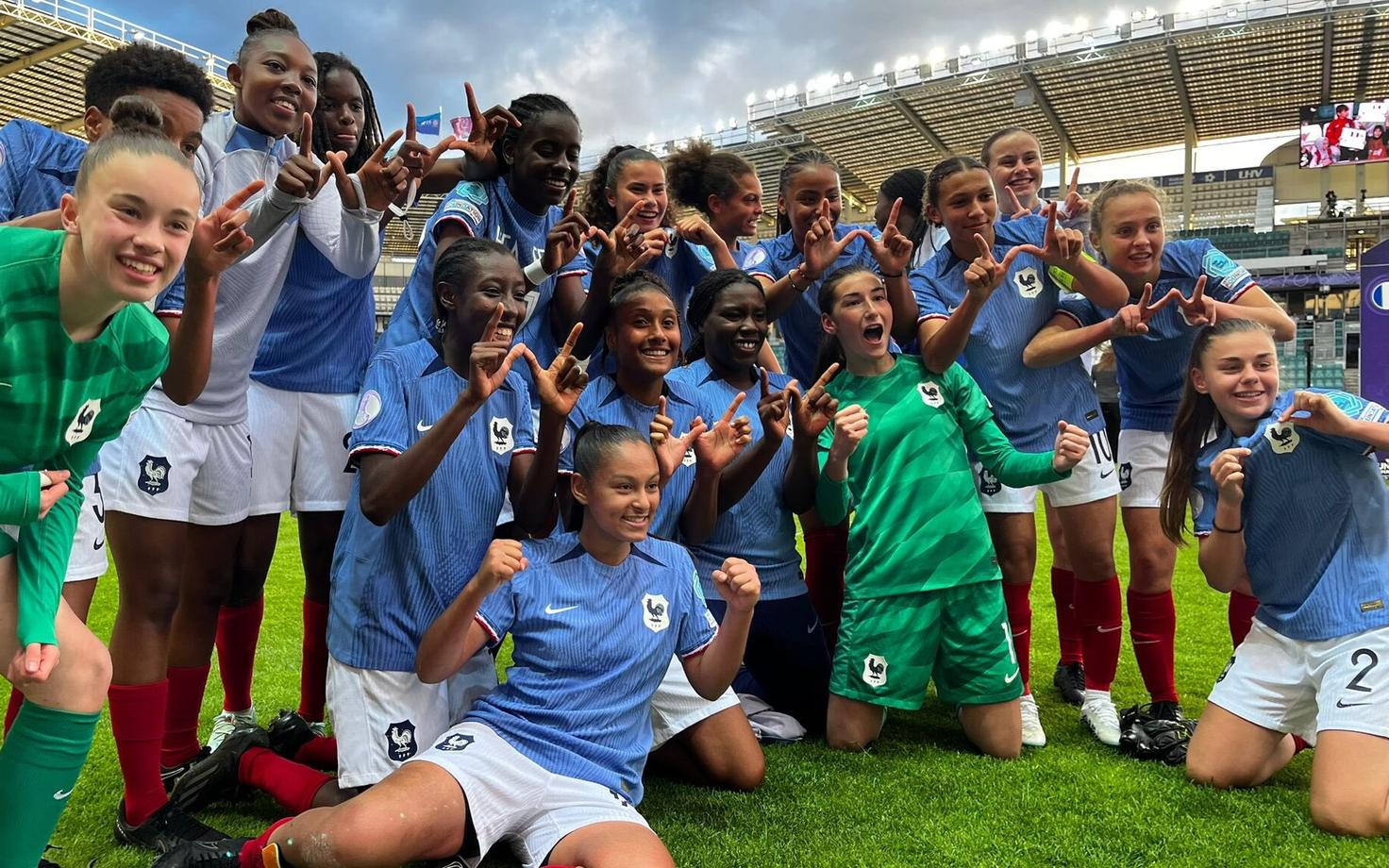 Prantsusmaa neidude U-17 jalgpallikoondis
