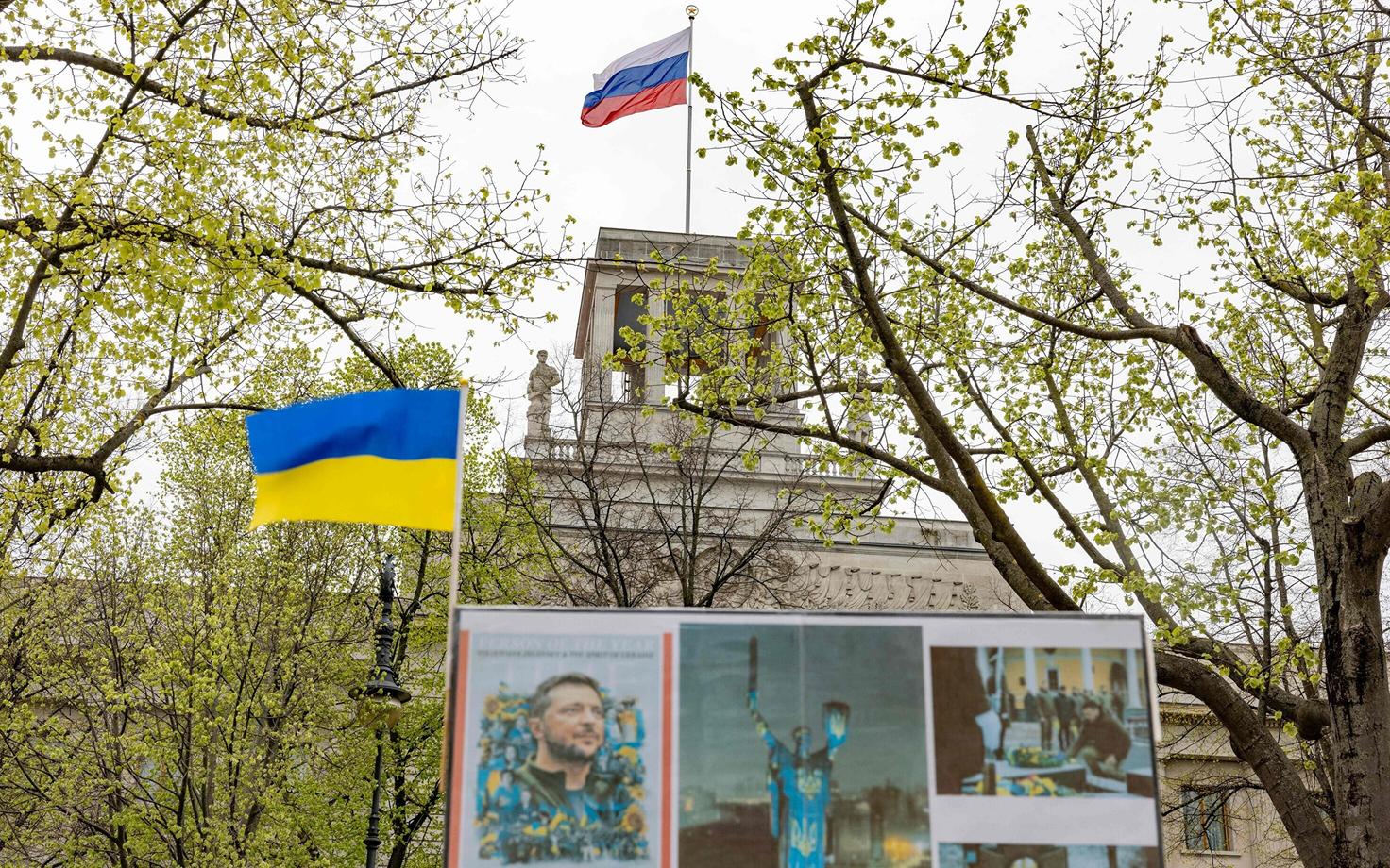 Российское посольство в Берлине.