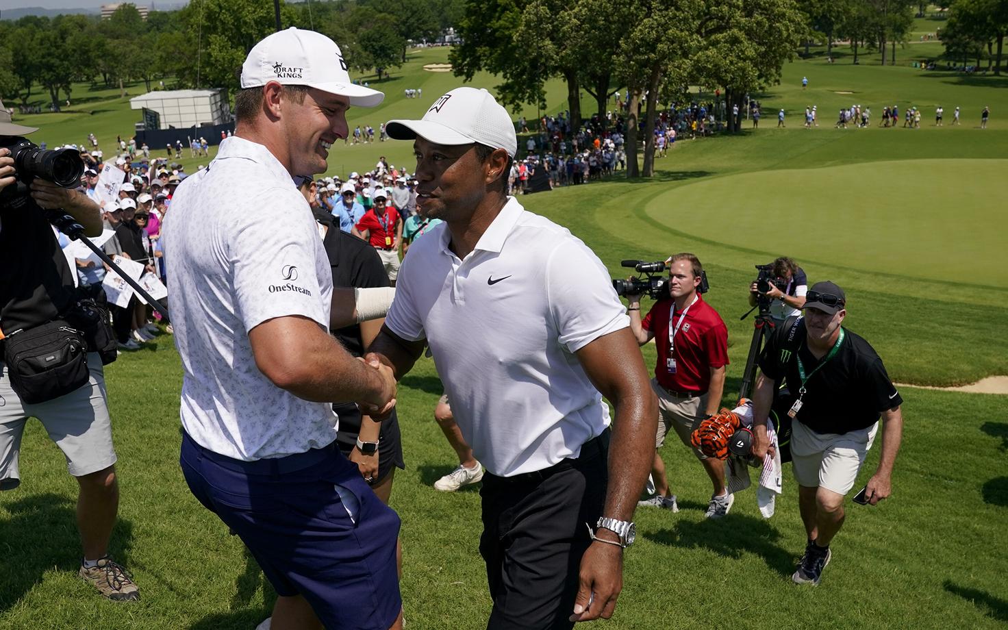 Bryson DeChambeau (vasakul) ja Tiger Woods