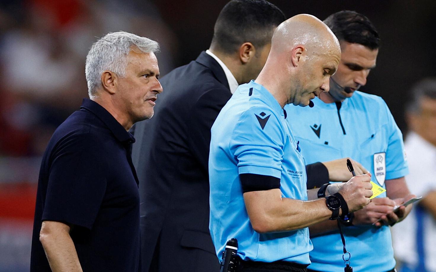 Jose Mourinho ja Anthony Taylor