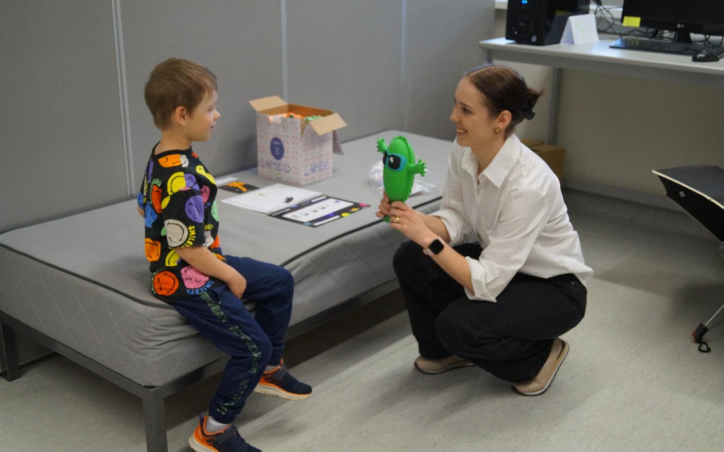 Väikelaste kuulmistaju uurimiseks on mitmeid viise.