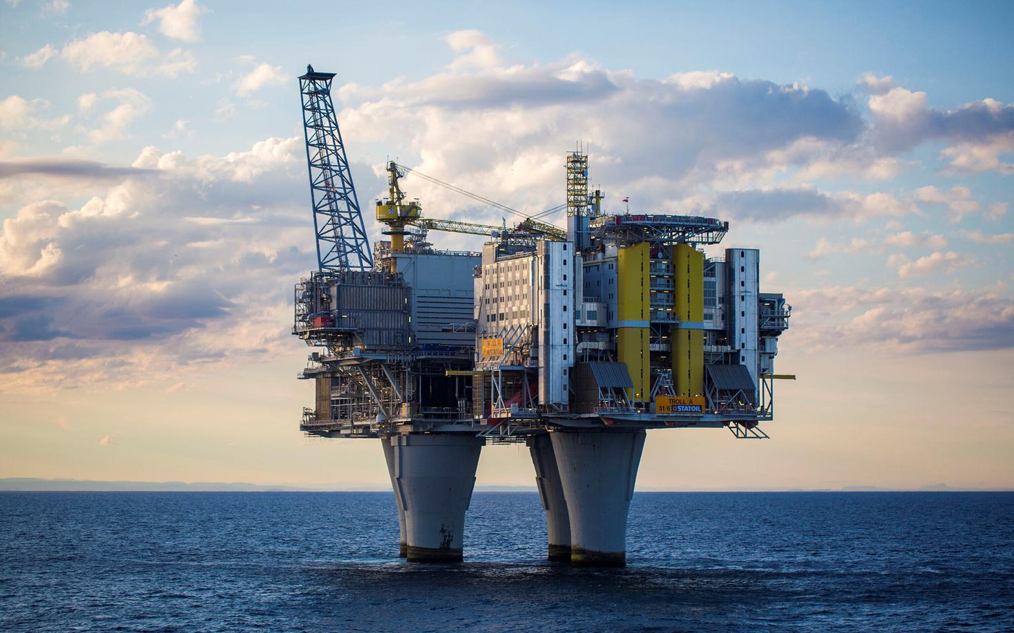 Норвежская нефтяная платформа.