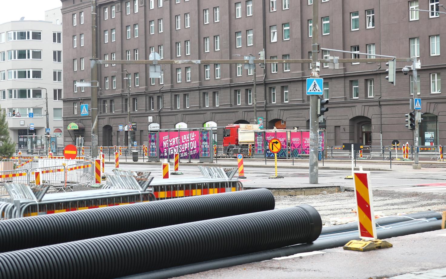 Ремонт дорог в центре Таллинна, 3 июля 2023.