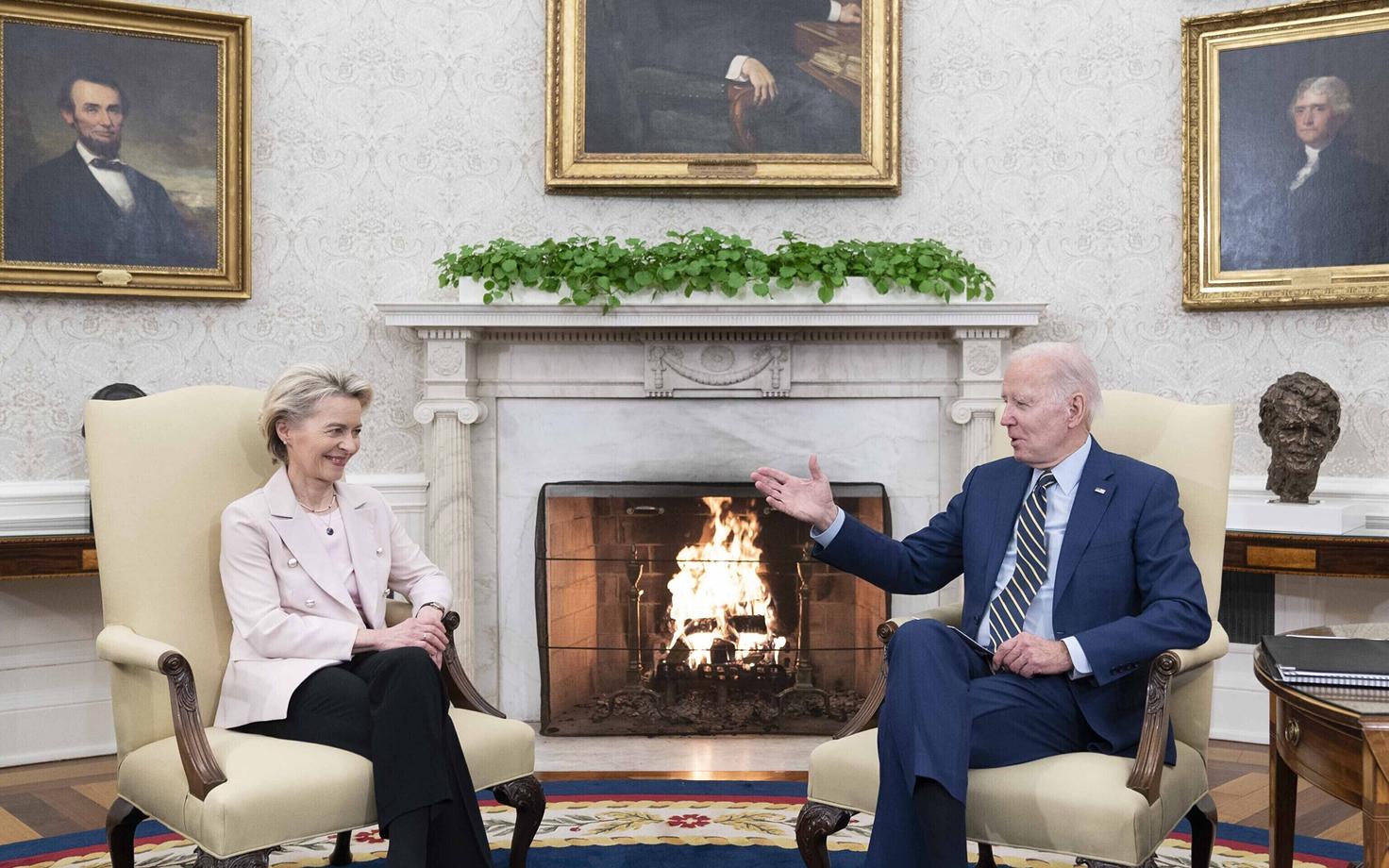 Ursula von der Leyen tänavu märtsis Valges Majas kohtumas USA presidendi Joe Bideniga.