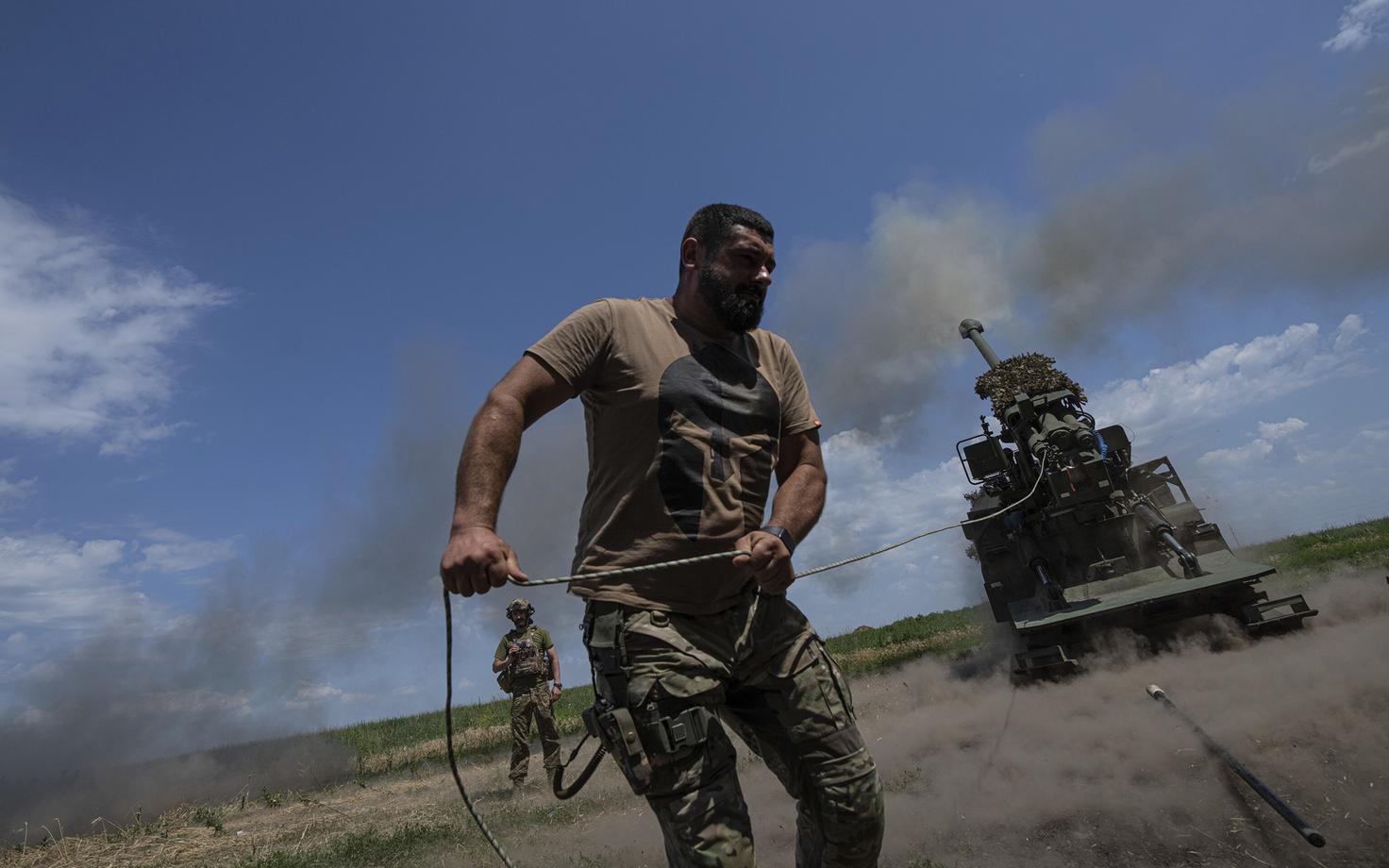Украинские военнослужащие в окрестностях Бахмута.