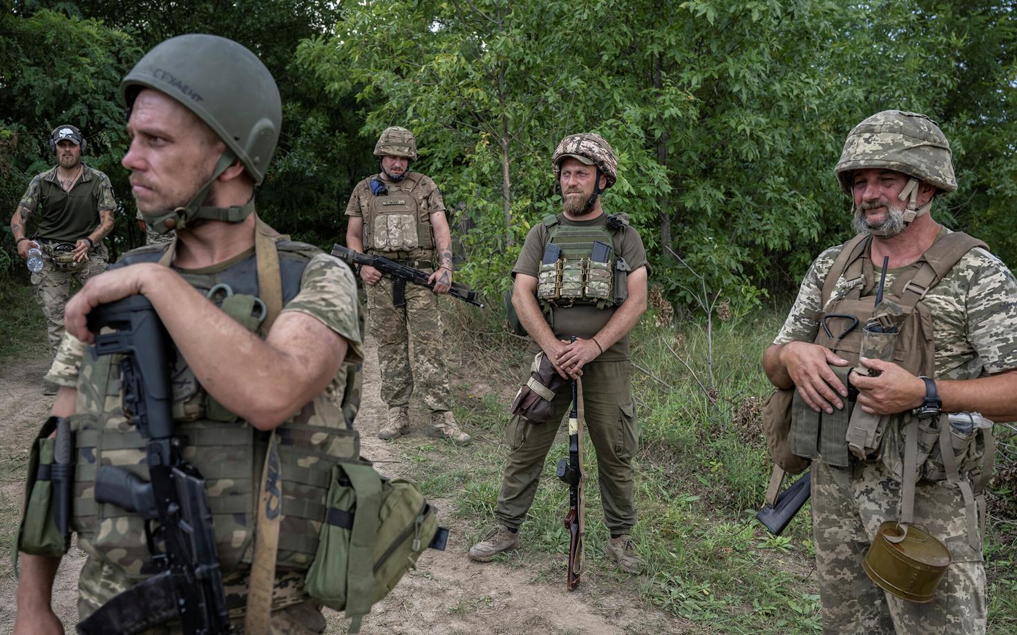 Украинские военные на учениях в Днепропетровской области.