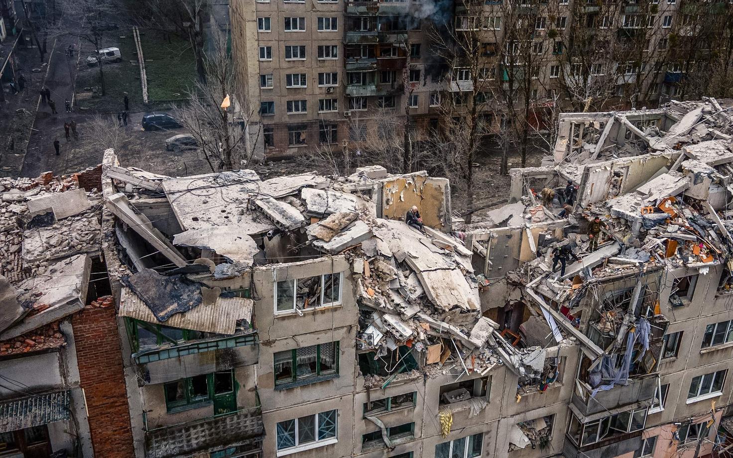 Разрушенный жилой дом в городе Славянск.