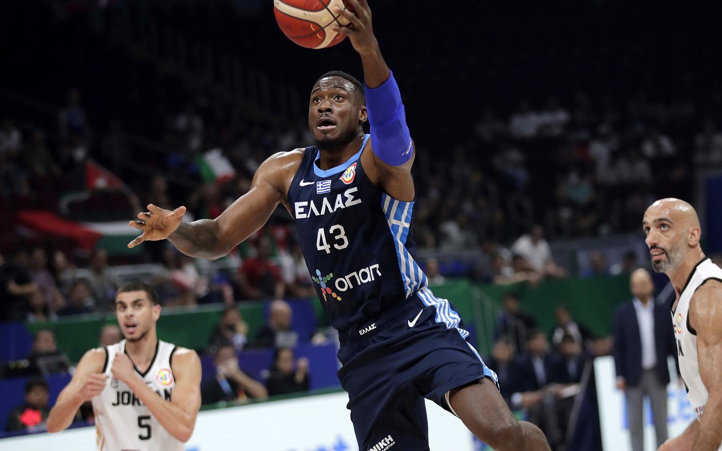 Suur vend küll ei mängi, aga Thanasis Antetokounmpo panustas üheksa punktiga