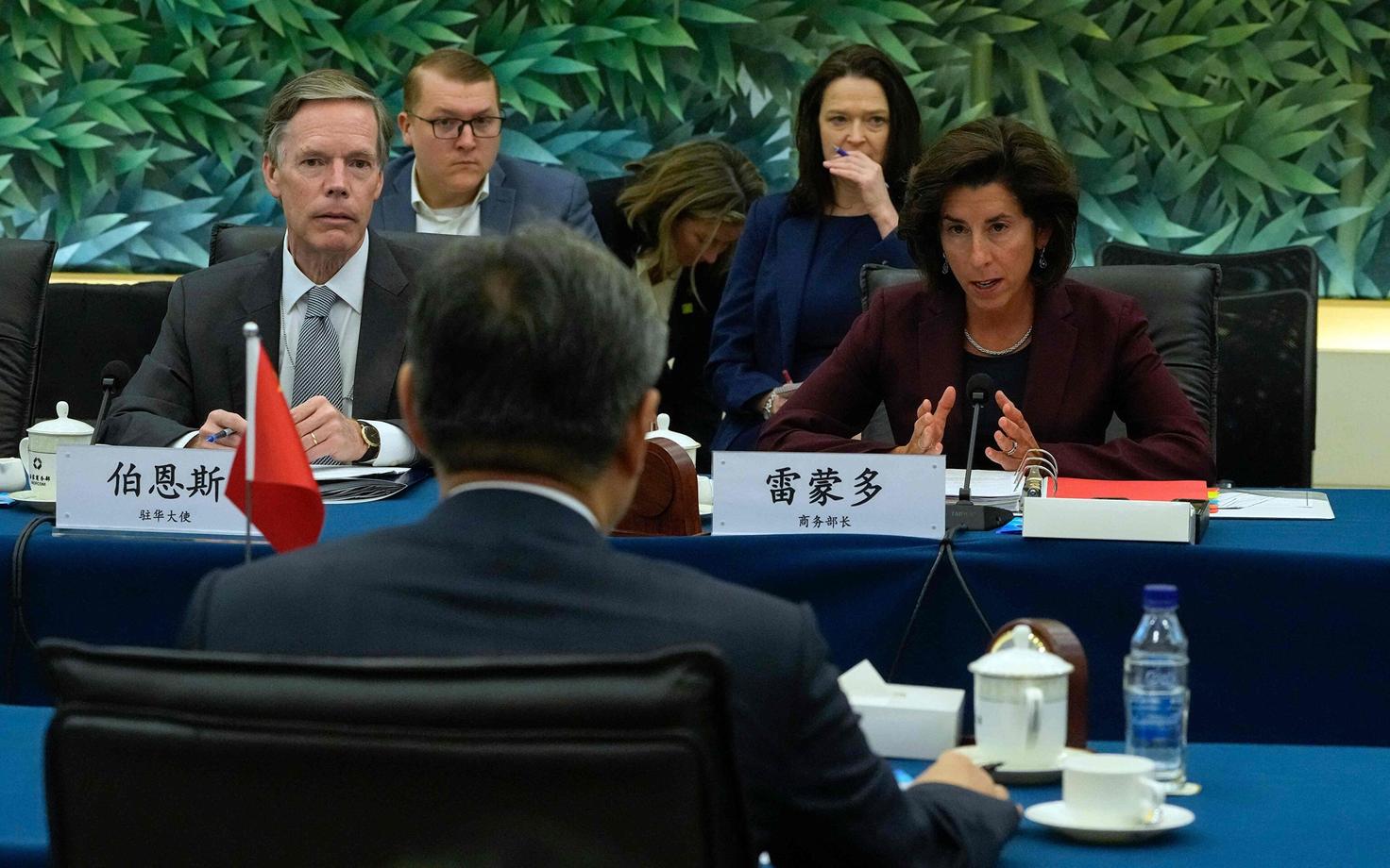 Gina Raimondo kohtus oma Hiina kolleegiga
