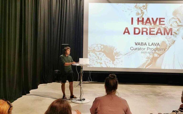 Vaba Lava algava hooaja kuraator on Poola lavastaja Jakub Skrzywanek.