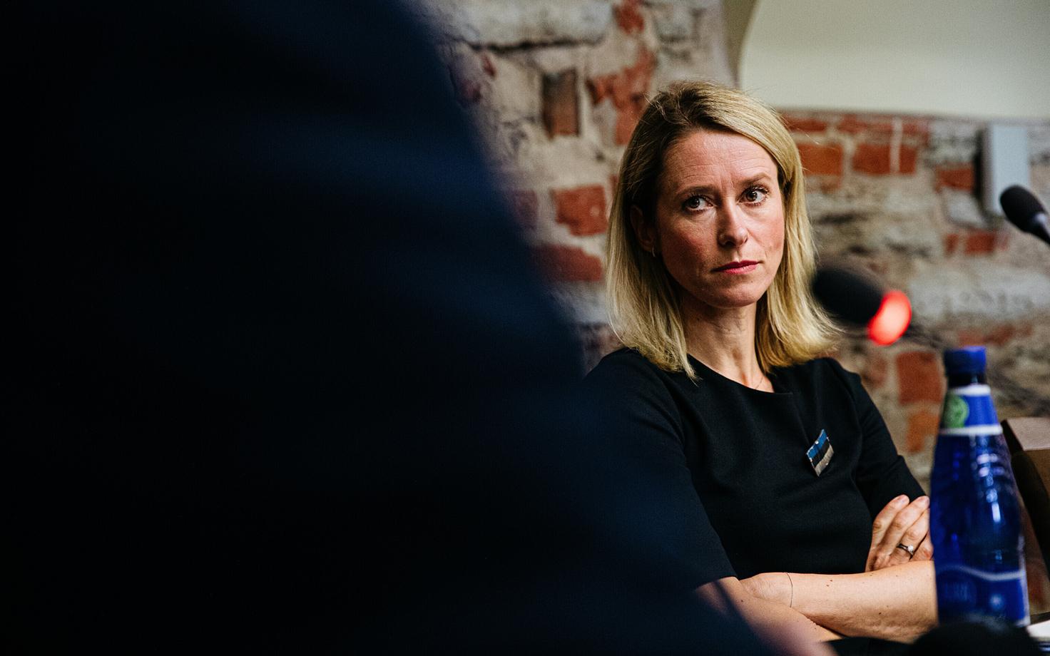 Peaminister Kaja Kallas riigikogu korruptsioonivastase komisjoni koosolekul