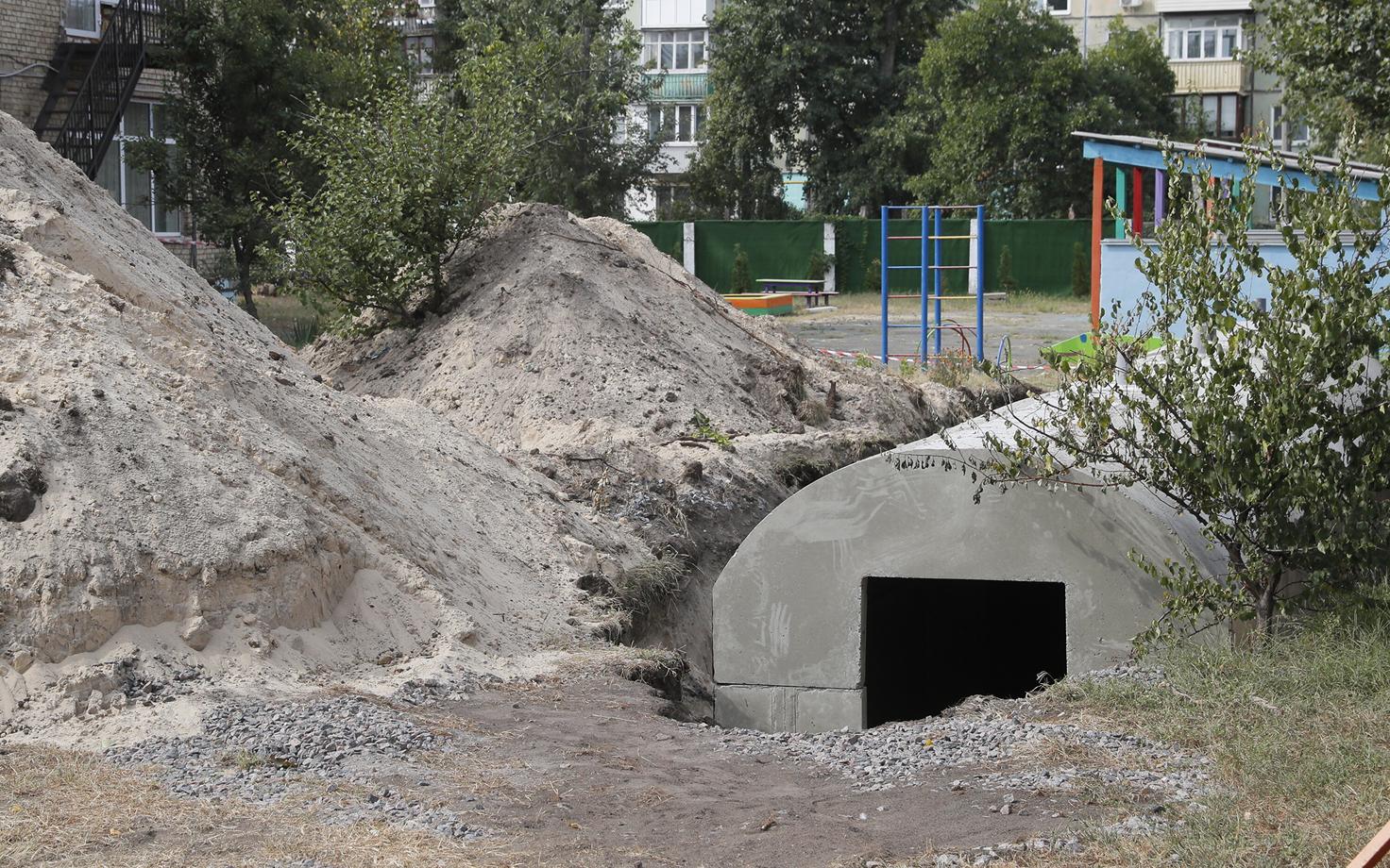 Ukraina pealinnas Kiievis rajatakse laste mänguväljakule pommivarjendit