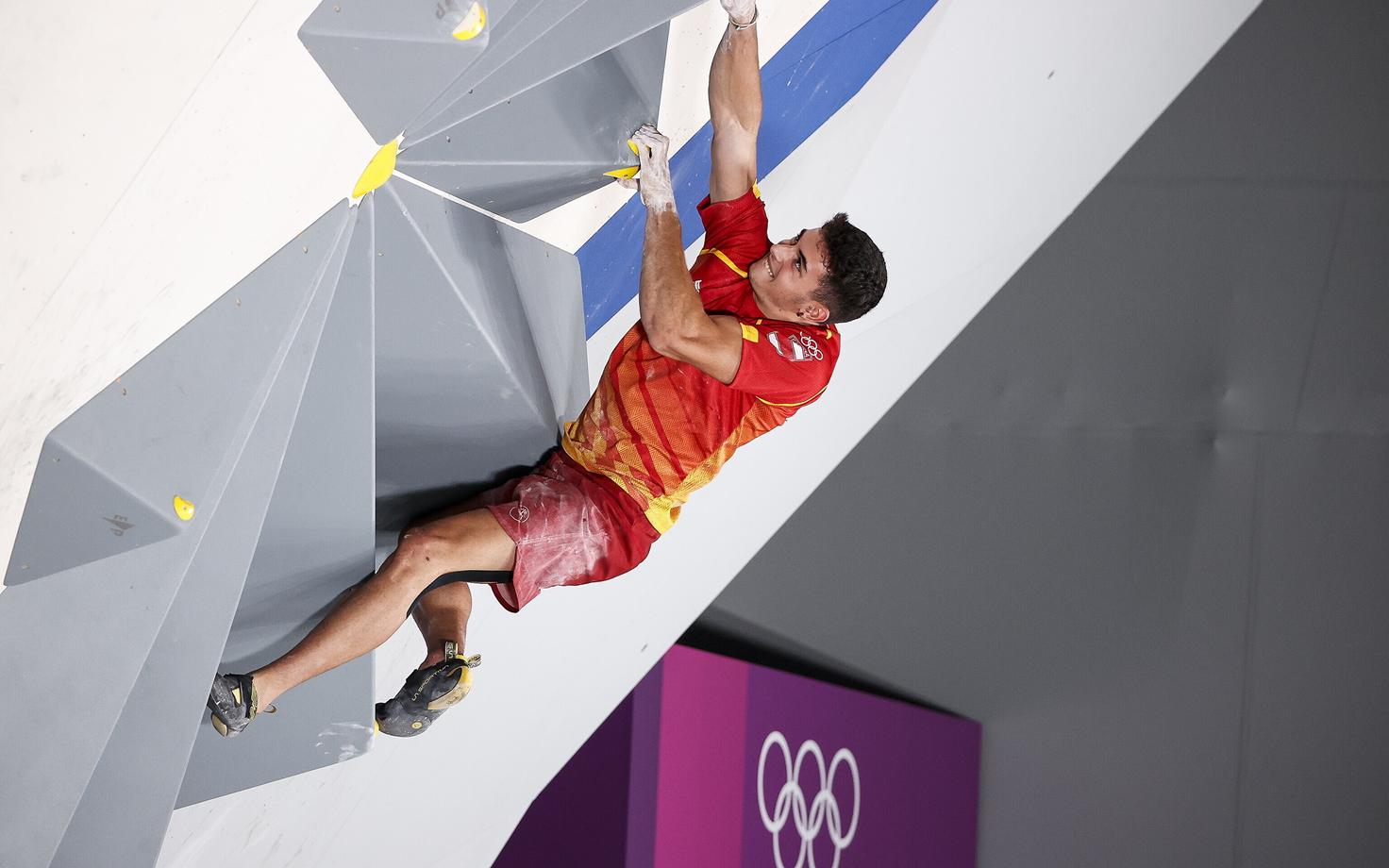 Sportronimine Tokyo olümpiamängudel, pildil on olümpiavõitja Alberto Gines Lopez