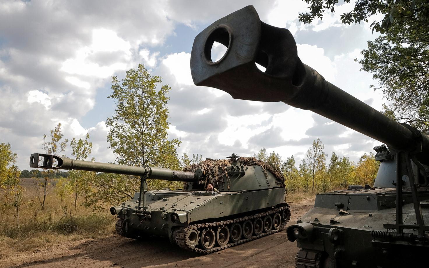 Ukraina sõdurid M109 iseliikursuurtükiga Donetski oblastis