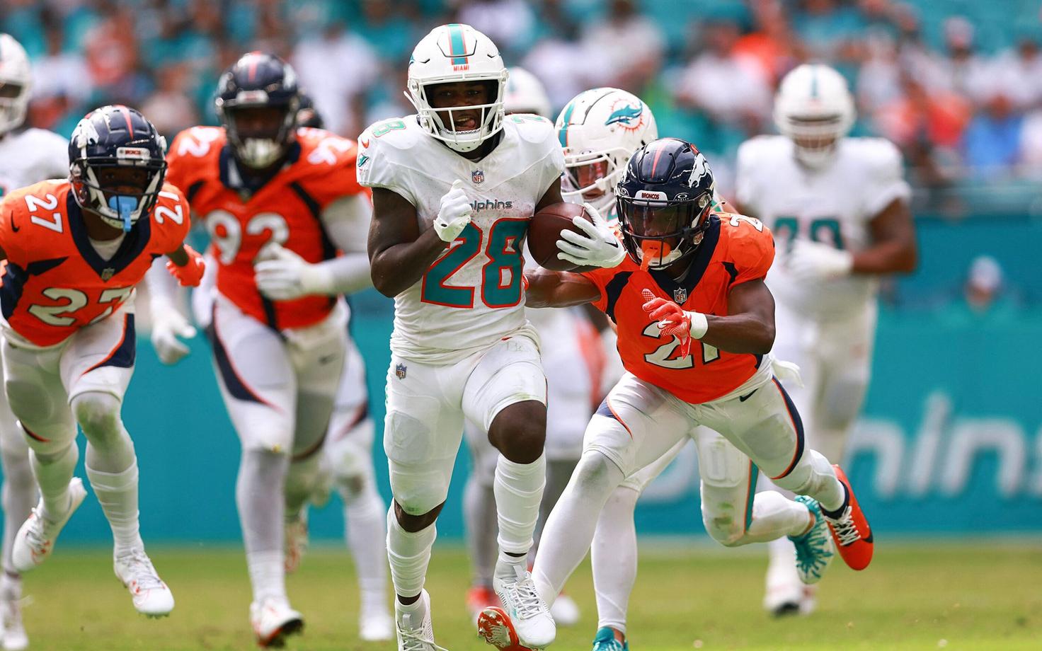 Miami jooksja De'Von Achane skooris enda karjääri teises mängus neli touchdown'i
