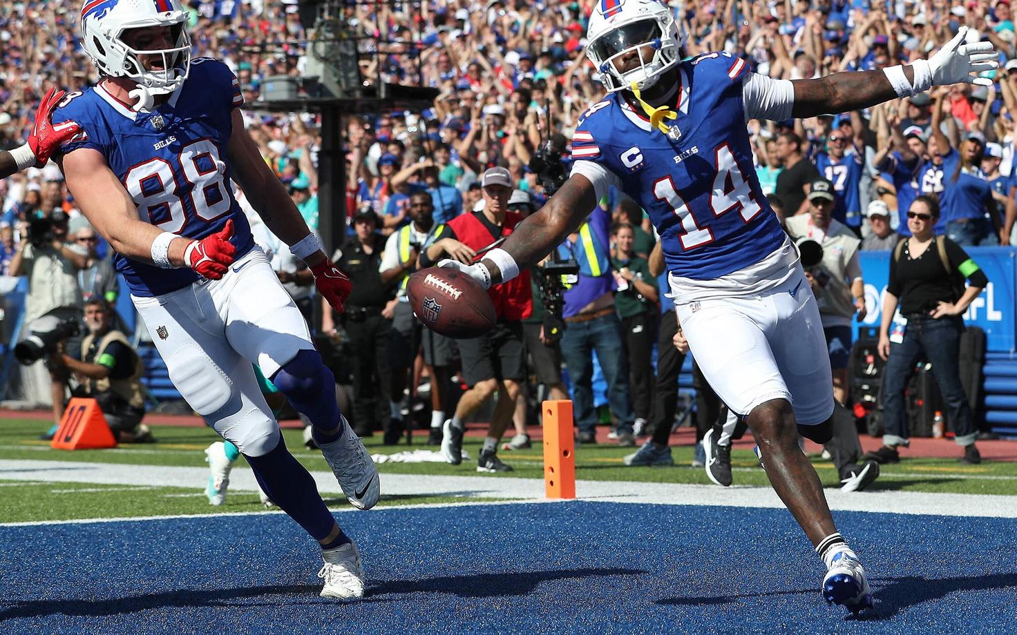 Stefon Diggs (#14) püüdis Miami vastu kolm touchdown'i
