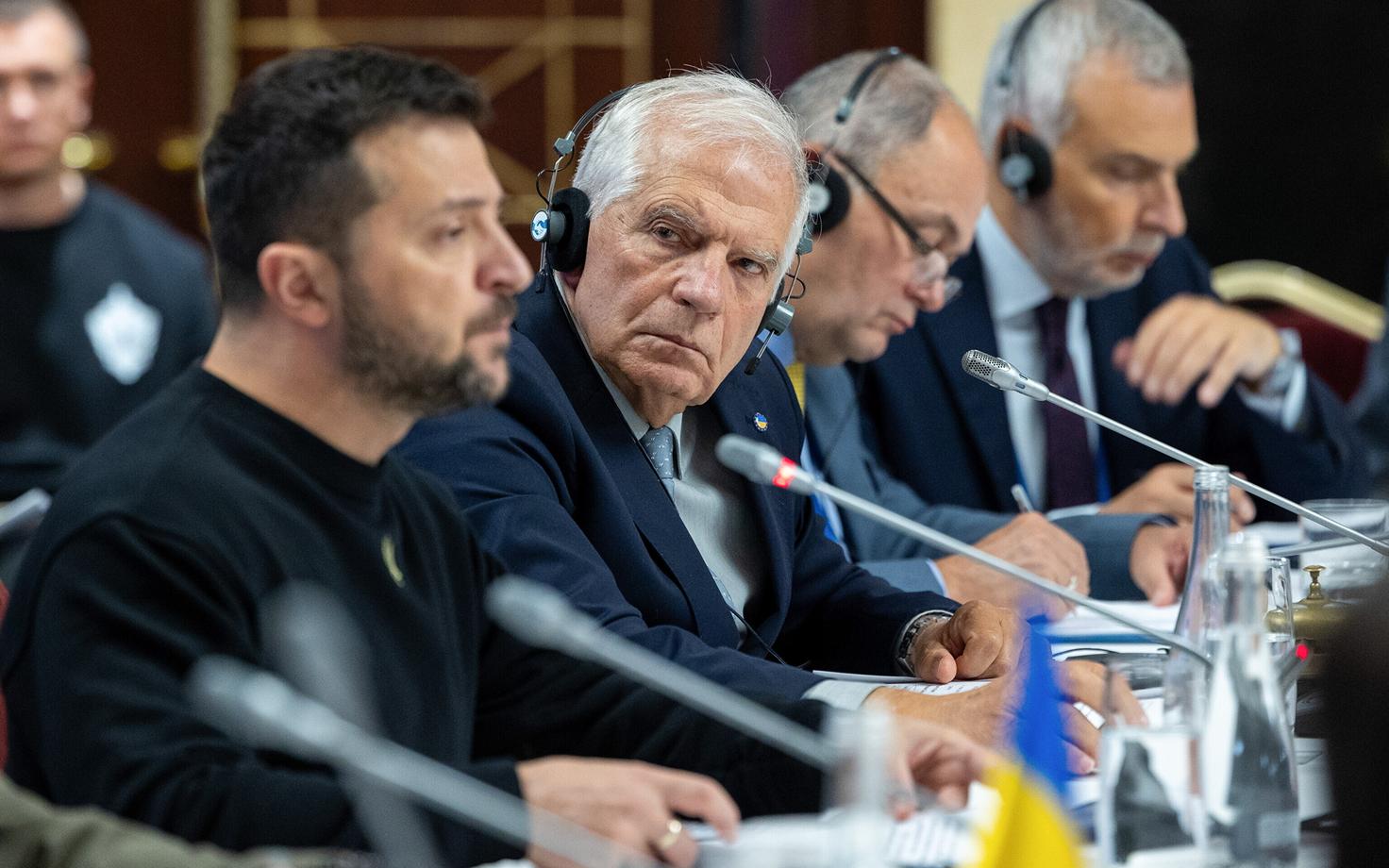 Ukraina president Volodõmõr Zelenski ja EUroopa Liidu välisasjade ja julgeolekupoliitika kõrge esindaja Josep Borrell