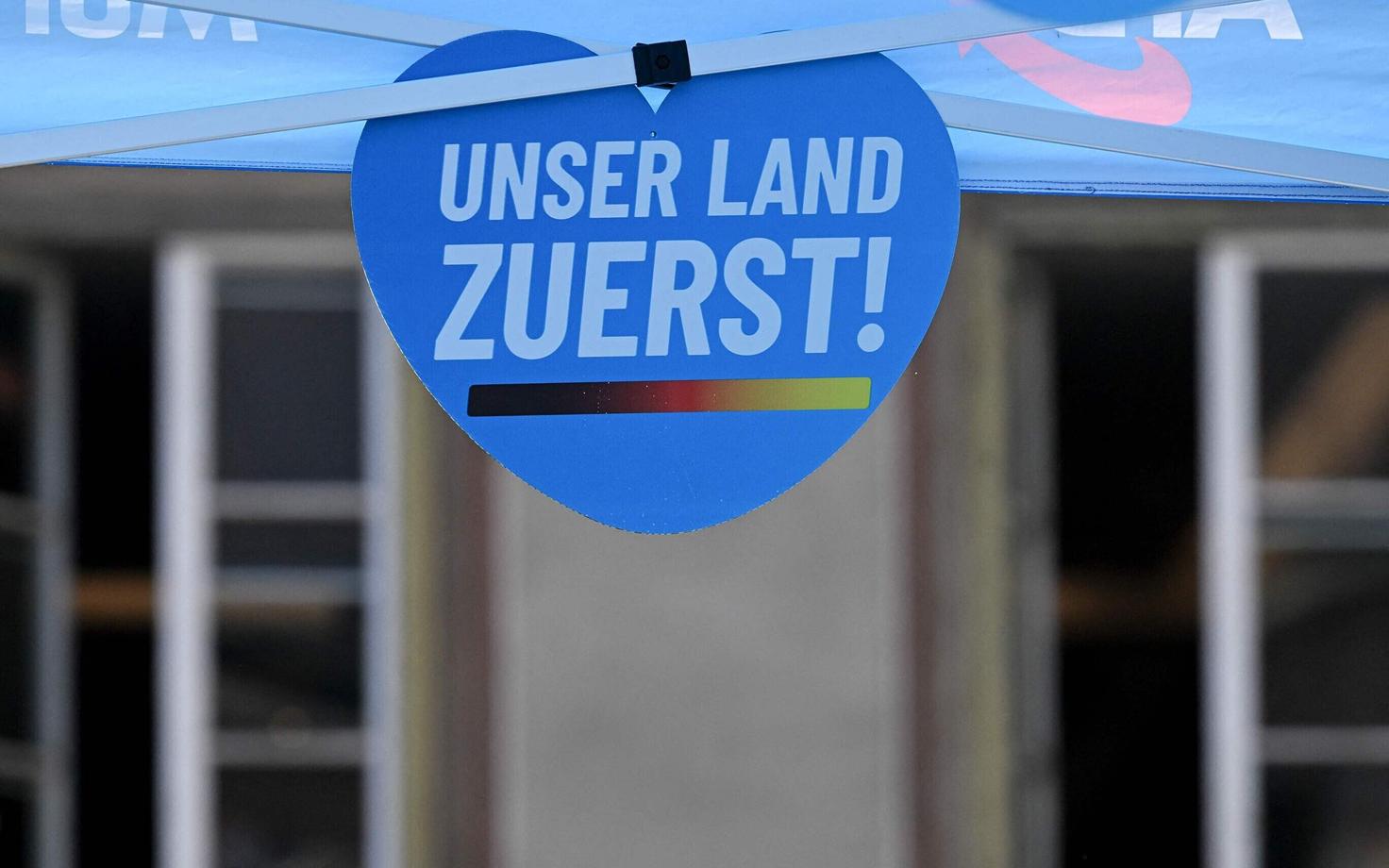AfD lendleht Baierimaal, mille peal on kirjas