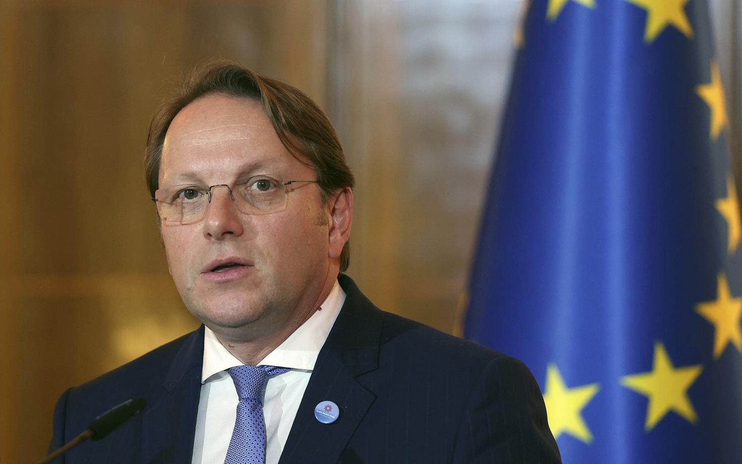 Oma postitusega vaidlust põhjustanud eurovolinik Olivér Várhelyi