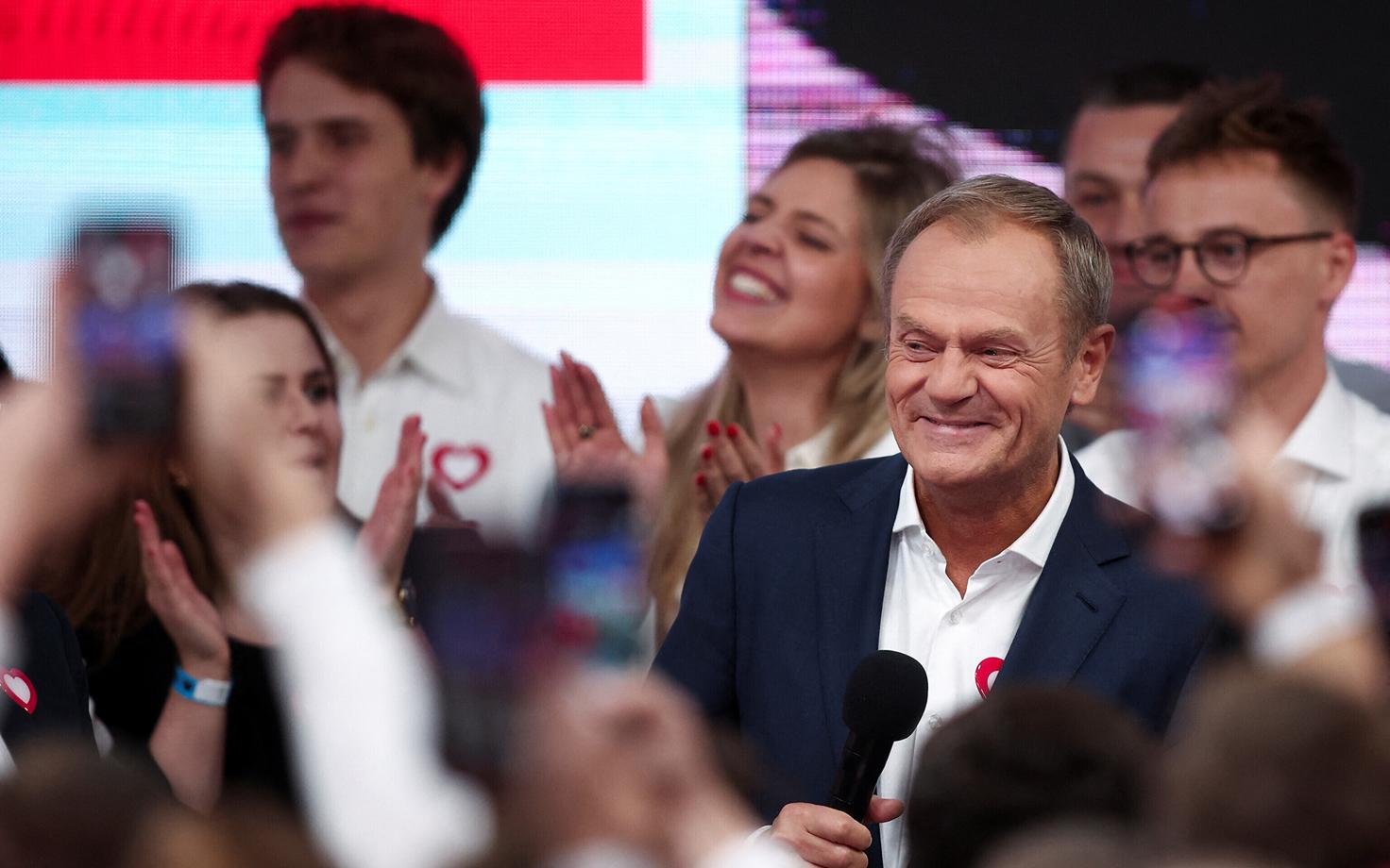 Donald Tuski oma erakonna valimispeol
