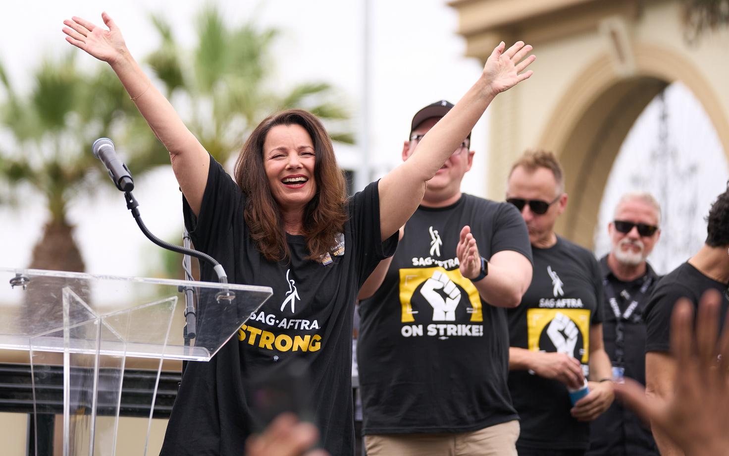 Hollywoodi näitlejate ametiühingu juht Fran Drescher ametiühingu meeleavaldusel.