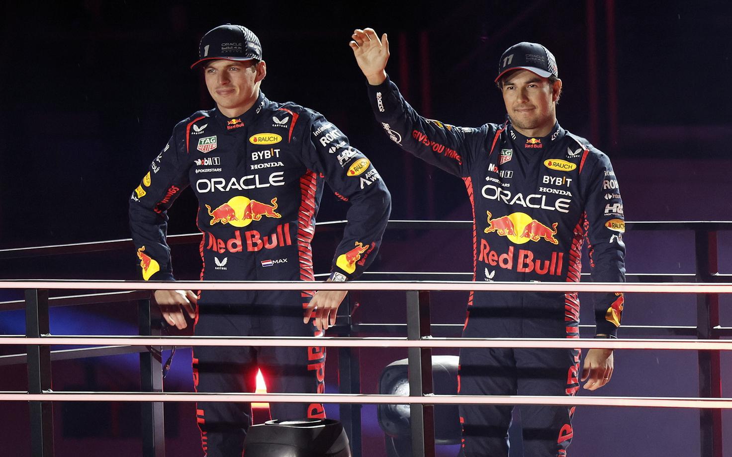 Red Bulli piloodid Max Versappen (vasakul) ja Sergio Perez