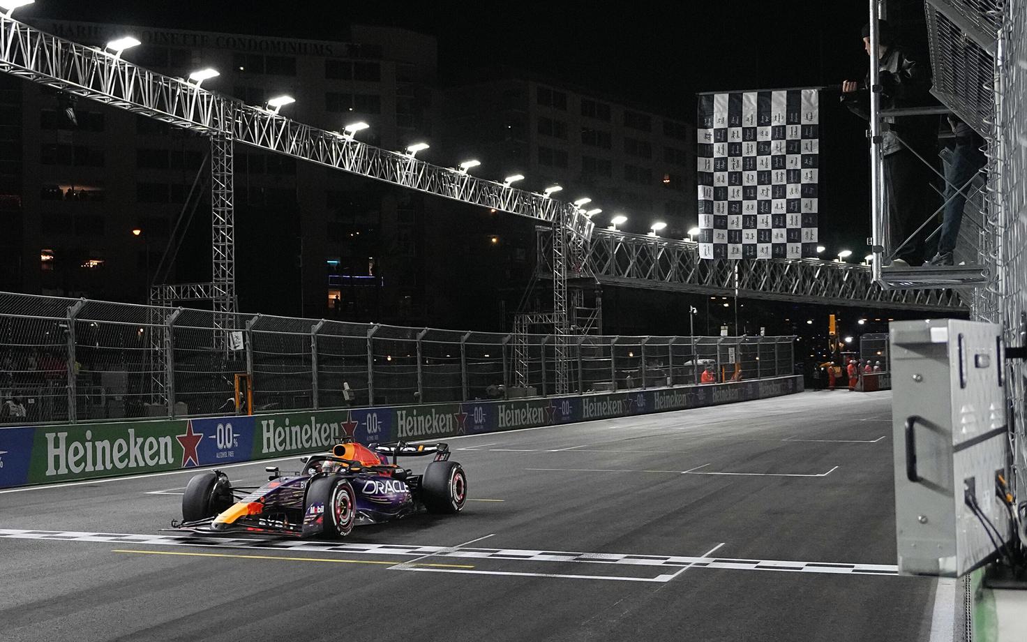 Max Verstappen Las Vegase GP finišijoonel
