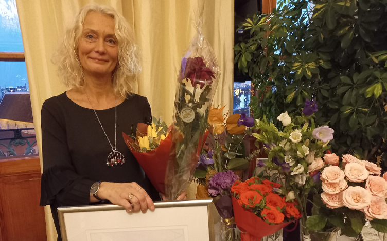 Viia Väli auhinna üleandmisel Soome suursaatkonnas