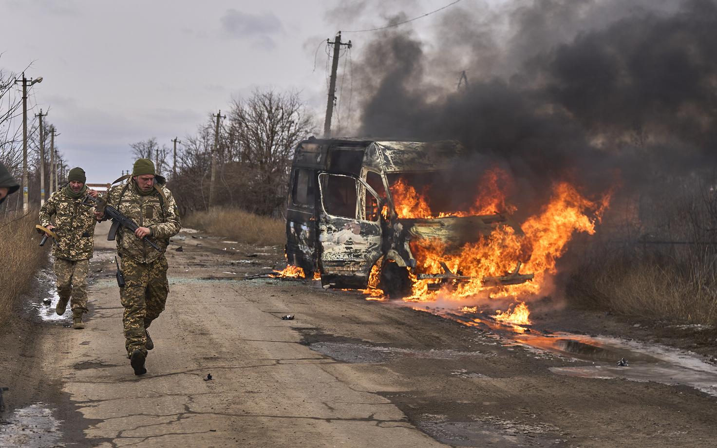 Украинские солдаты в окрестностях Бахмута в Донецкой области.