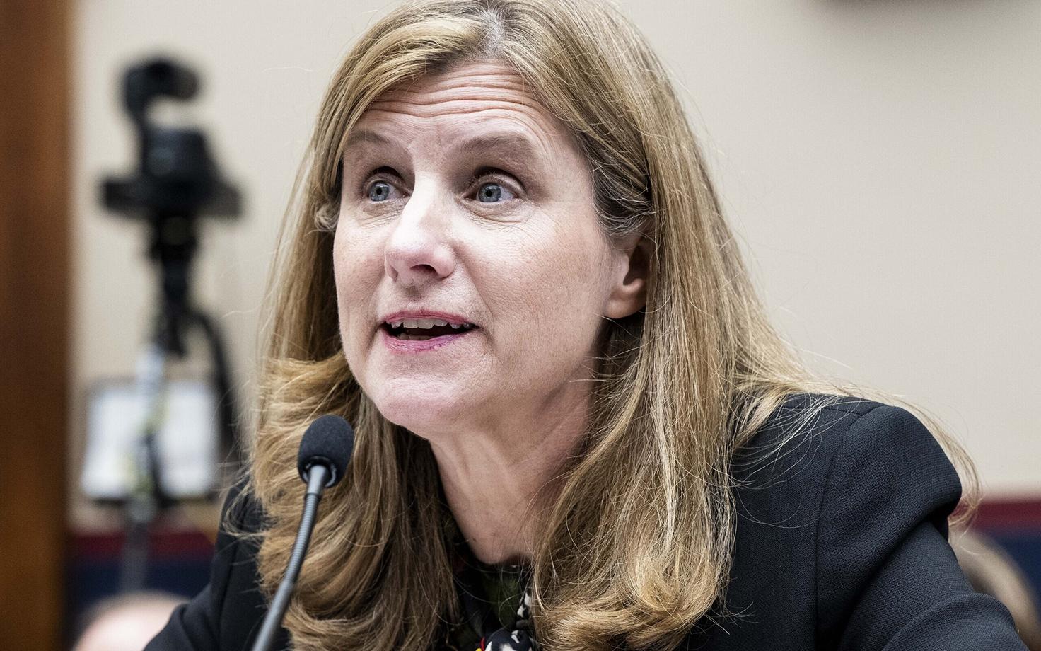 Liz Magill teisipäeval kongressi ees selgitusi jagamas.